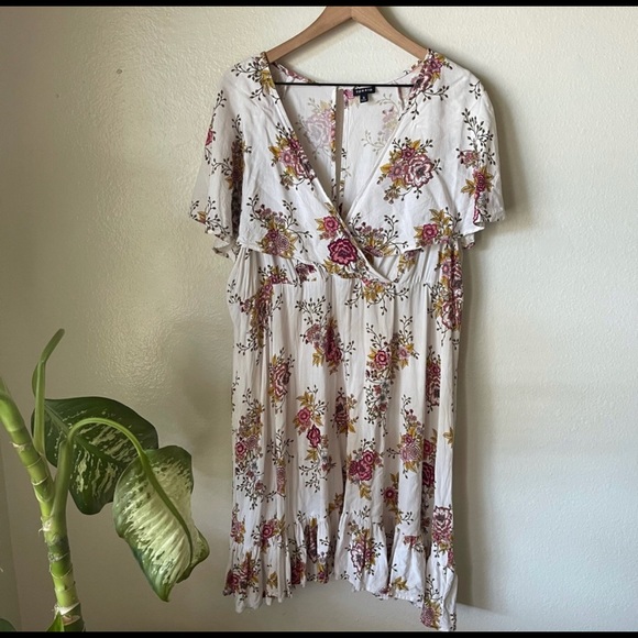 Torrid | Floral Print Challis Caplet Skater Dress - Picture 2 of 3